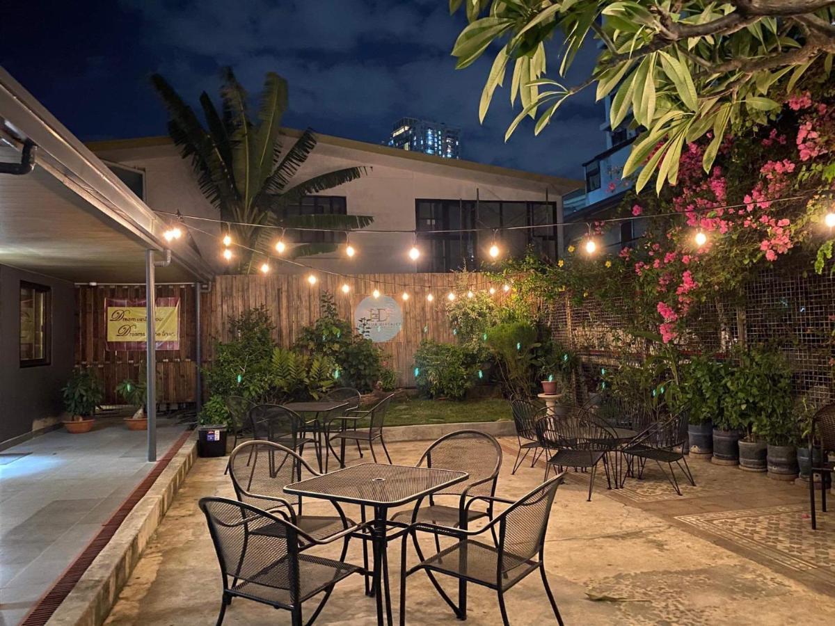 The Hub District Garden Suites Pasay Eksteriør billede