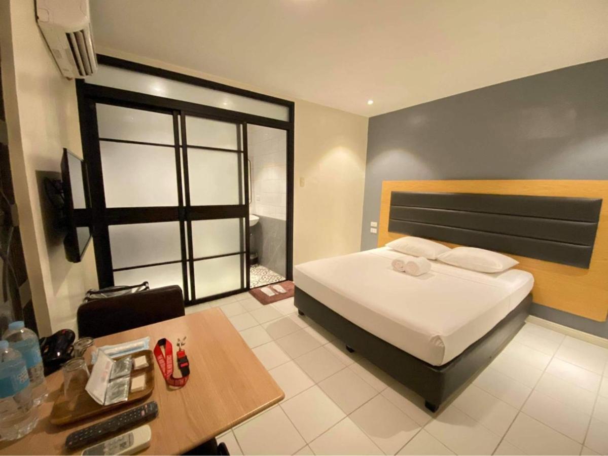 The Hub District Garden Suites Pasay Eksteriør billede