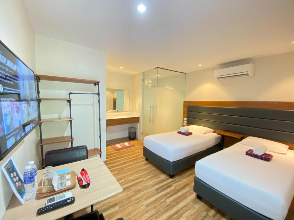 The Hub District Garden Suites Pasay Eksteriør billede