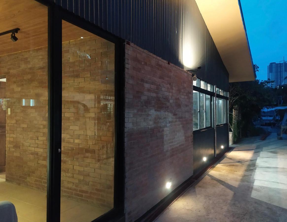 The Hub District Garden Suites Pasay Eksteriør billede
